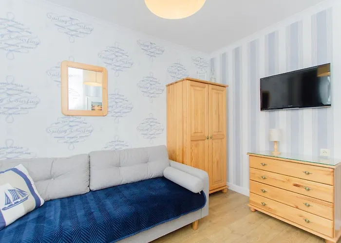 Aquarius Проживание в семье *